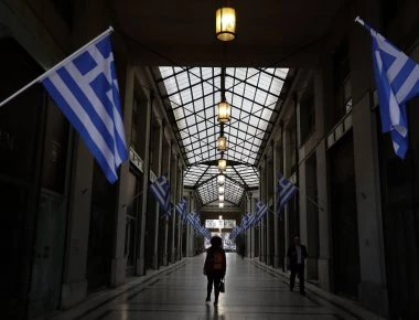 WSJ για Ελλάδα: «Για πρώτη φορά υπάρχει φως στο τέλος του τούνελ»